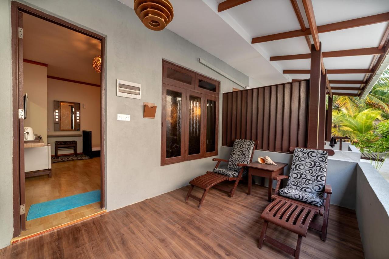 Holiday Village Retreat Bodufolhudhoo Exterior photo