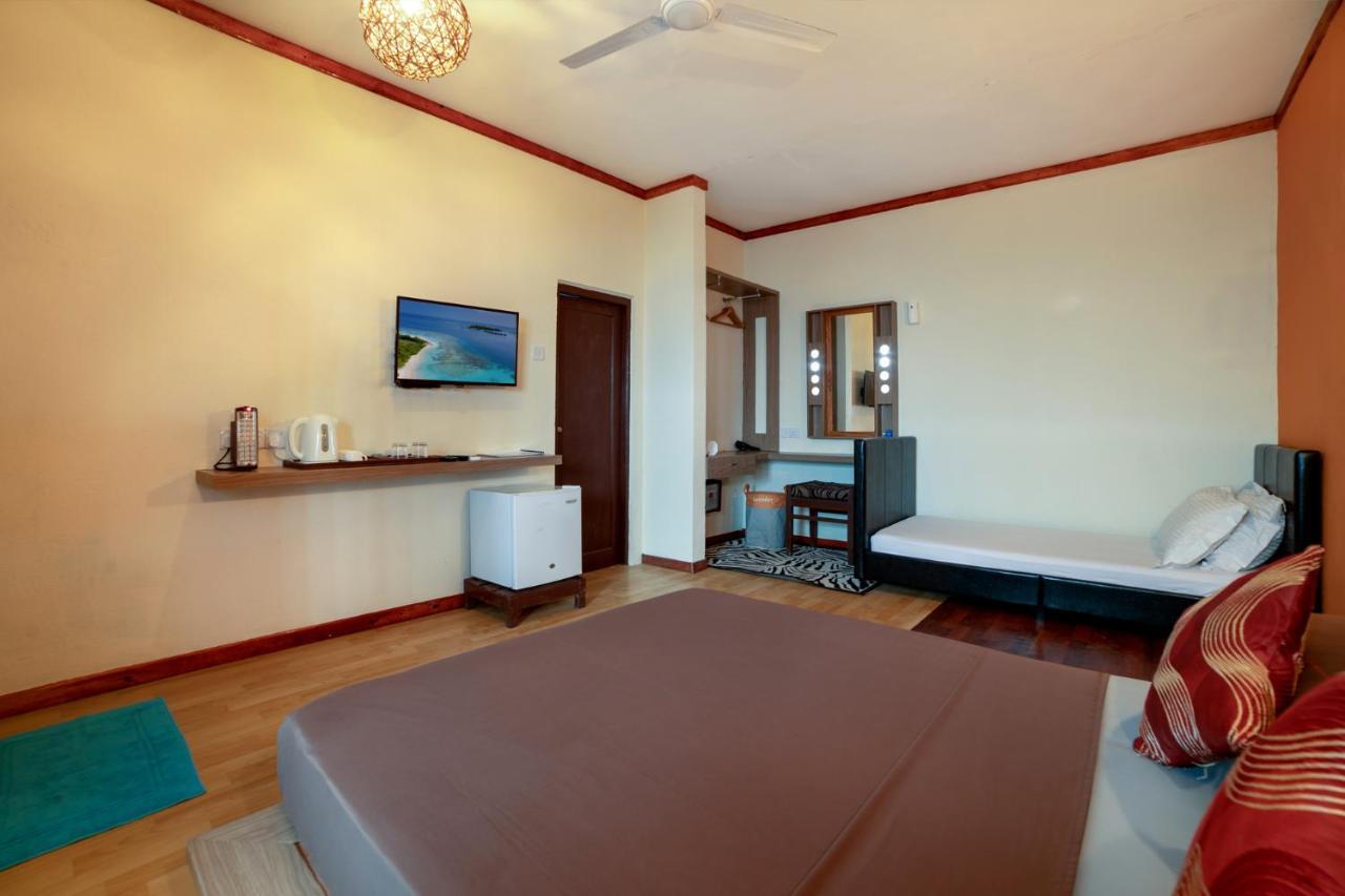 Holiday Village Retreat Bodufolhudhoo Exterior photo